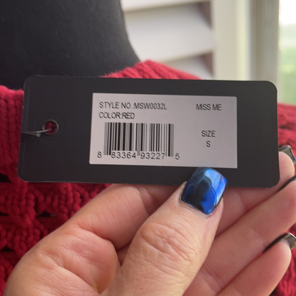 Miss Me Women’s Red Sweater! - Picture 7 of 7
